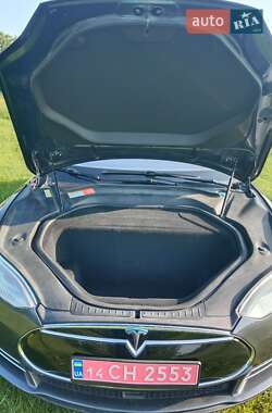 Лифтбек Tesla Model S 2015 в 