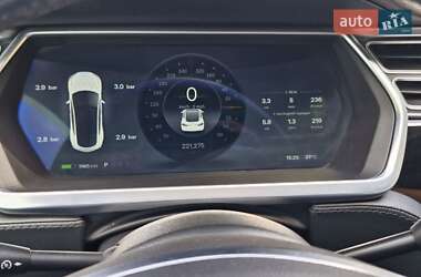 Лифтбек Tesla Model S 2014 в 