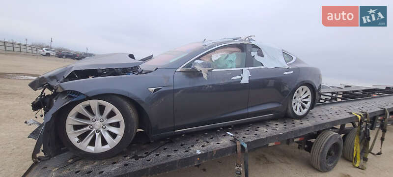 Лифтбек Tesla Model S 2017 в Василькове