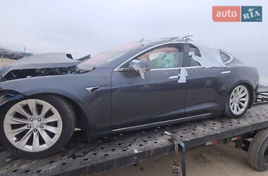 Лифтбек Tesla Model S 2017 в 