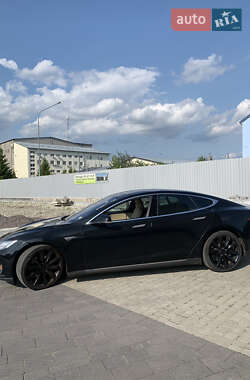 Лифтбек Tesla Model S 2015 в 
