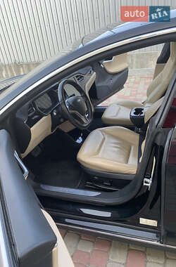 Лифтбек Tesla Model S 2015 в 