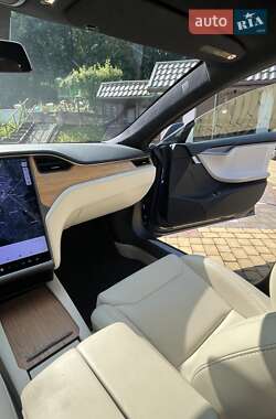 Лифтбек Tesla Model S 2019 в 