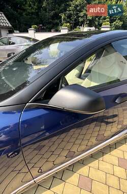 Лифтбек Tesla Model S 2019 в 