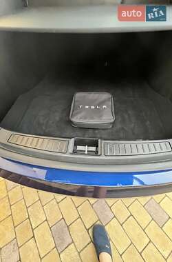 Лифтбек Tesla Model S 2019 в 