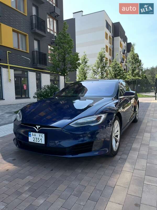 Лифтбек Tesla Model S 2017 в Ирпене