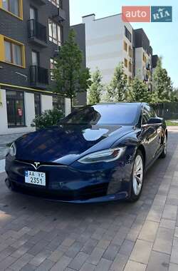 Лифтбек Tesla Model S 2017 в 