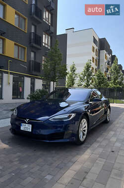Лифтбек Tesla Model S 2017 в Ирпене