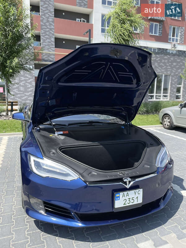 Лифтбек Tesla Model S 2017 в Ирпене