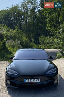 Лифтбек Tesla Model S 2019 в 