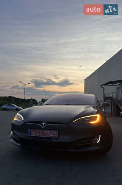 Лифтбек Tesla Model S 2018 в Самборе
