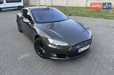 Ліфтбек Tesla Model S 2015 в Львові