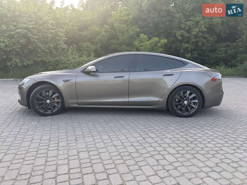 Лифтбек Tesla Model S 2015 в Львове фото 7 Лифтбек Tesla Model S 2015 в Львове