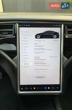Лифтбек Tesla Model S 2016 в 