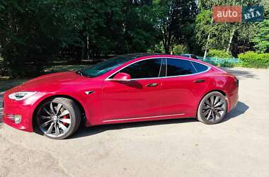 Лифтбек Tesla Model S 2017 в 