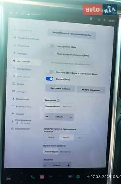 Лифтбек Tesla Model S 2017 в 