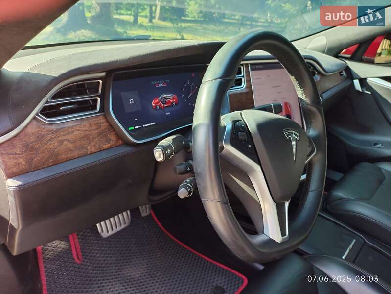 Лифтбек Tesla Model S 2017 в Запорожье