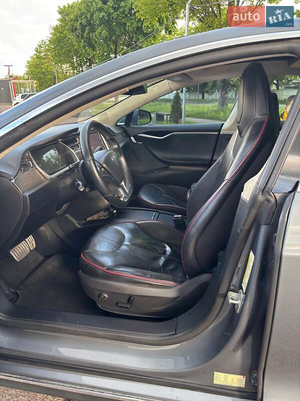 Лифтбек Tesla Model S 2013 в Львове