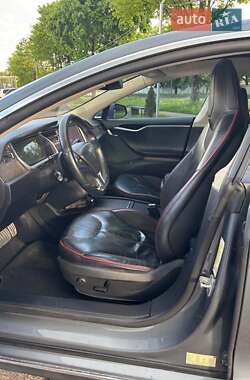 Лифтбек Tesla Model S 2013 в 