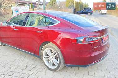 Лифтбек Tesla Model S 2012 в 