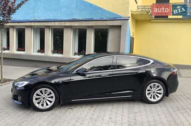 Лифтбек Tesla Model S 2017 в Виннице