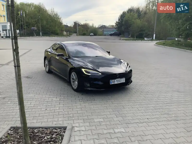 Tesla Model S 2017