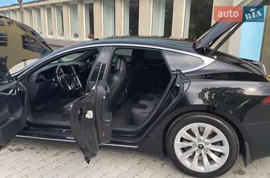 Лифтбек Tesla Model S 2017 в Виннице