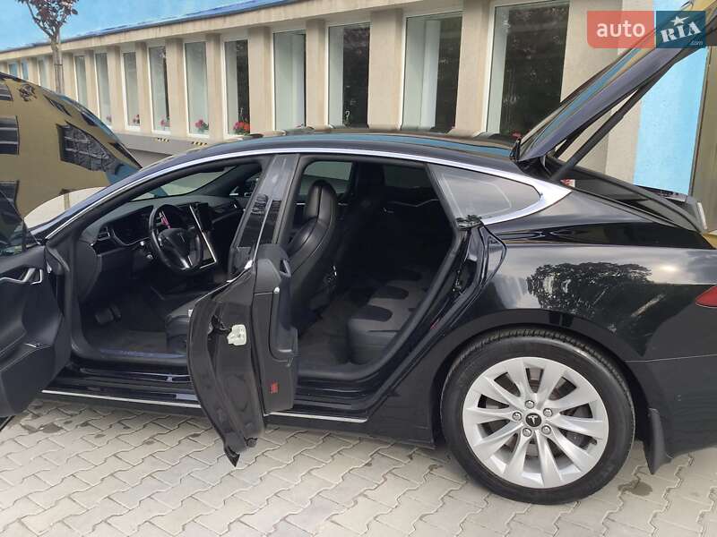 Лифтбек Tesla Model S 2017 в Виннице фото 6 Лифтбек Tesla Model S 2017 в Виннице