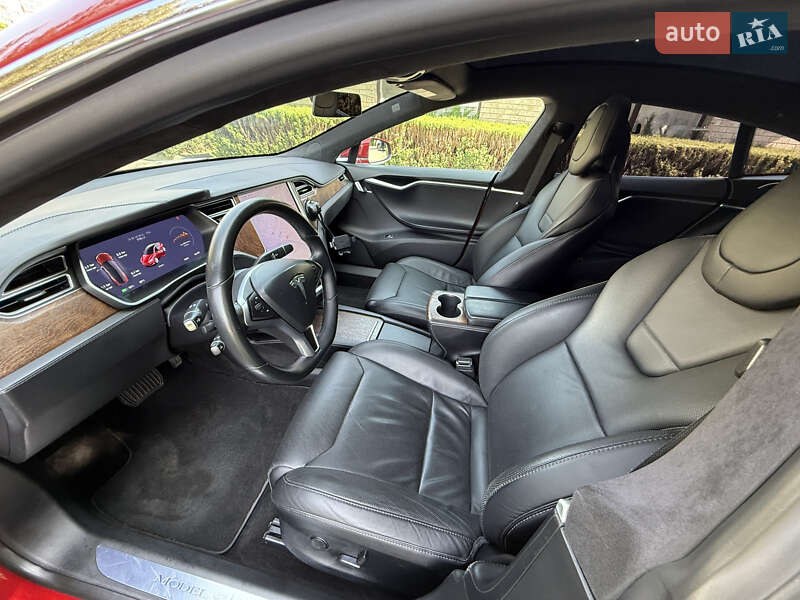 Ліфтбек Tesla Model S 2018 в Івано-Франківську