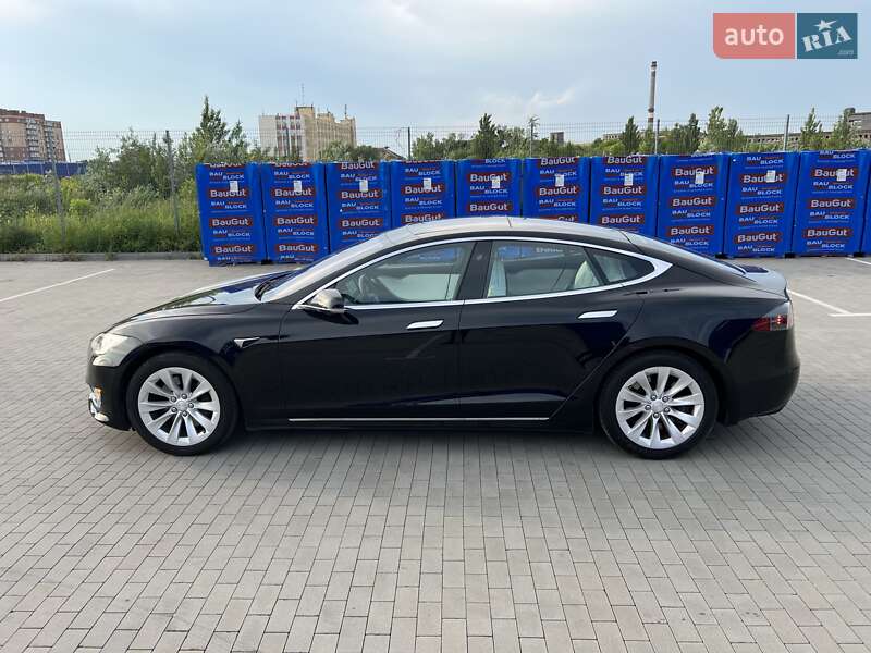 Лифтбек Tesla Model S 2018 в Виннице