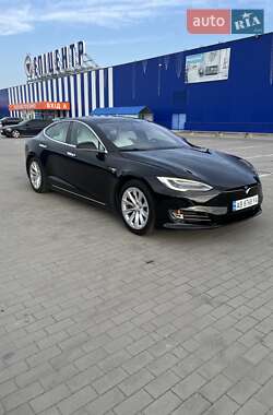 Ліфтбек Tesla Model S 2018 в 