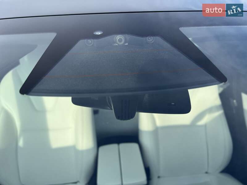 Лифтбек Tesla Model S 2018 в Виннице