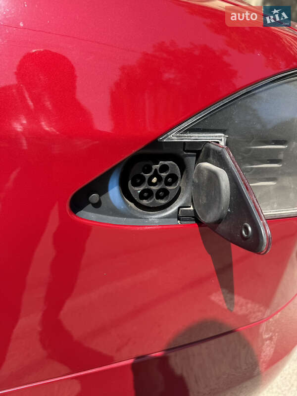 Ліфтбек Tesla Model S 2018 в Івано-Франківську