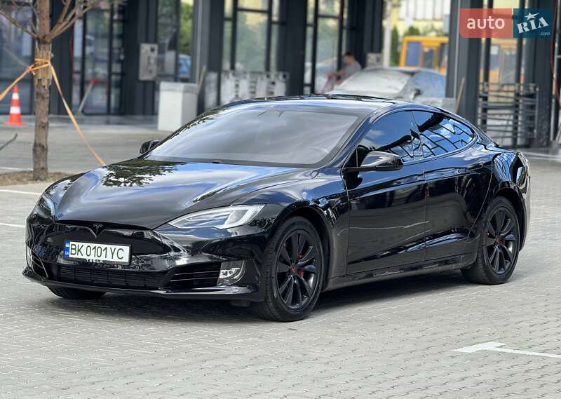 Tesla Model S 2018