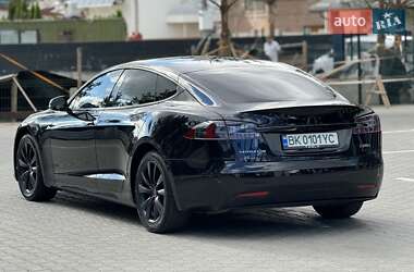 Лифтбек Tesla Model S 2018 в 