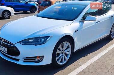 Ліфтбек Tesla Model S 2014 в 
