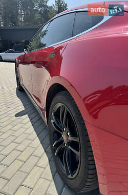 Ліфтбек Tesla Model S 2014 в 