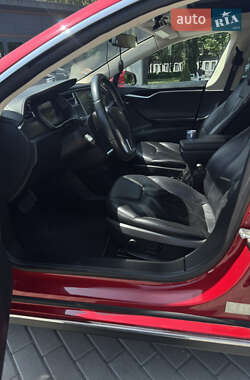Ліфтбек Tesla Model S 2014 в 