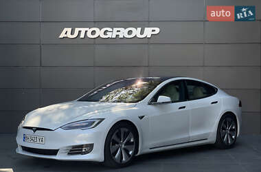 Ліфтбек Tesla Model S 2020 в 