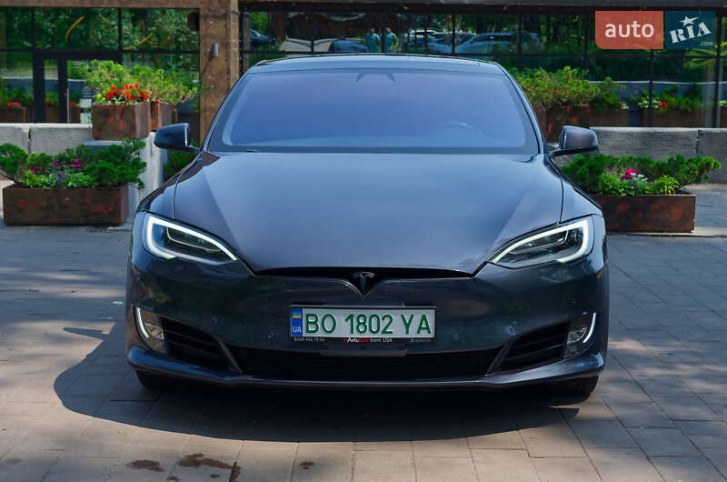 Tesla Model S 2018