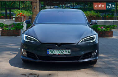 Лифтбек Tesla Model S 2018 в 