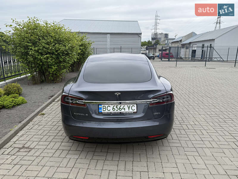 Лифтбек Tesla Model S 2019 в Львове