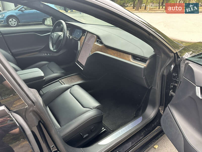 Лифтбек Tesla Model S 2018 в Полтаве