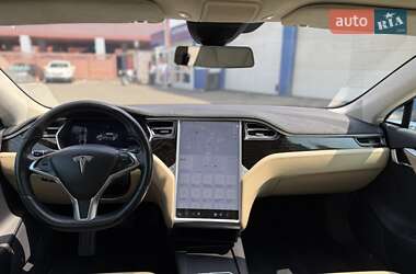 Лифтбек Tesla Model S 2016 в 