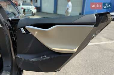 Лифтбек Tesla Model S 2016 в 