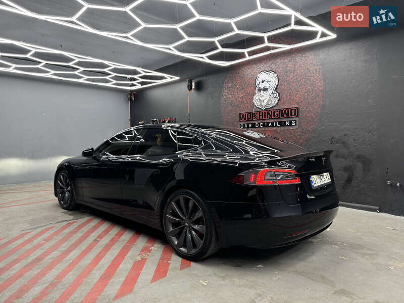 Лифтбек Tesla Model S 2017 в Днепре
