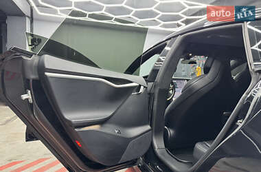 Лифтбек Tesla Model S 2017 в 