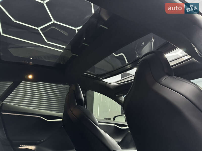 Лифтбек Tesla Model S 2017 в Днепре
