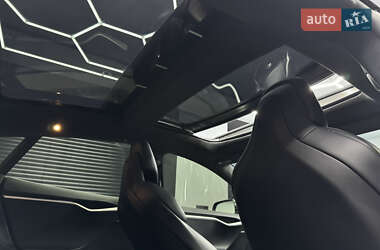 Лифтбек Tesla Model S 2017 в 