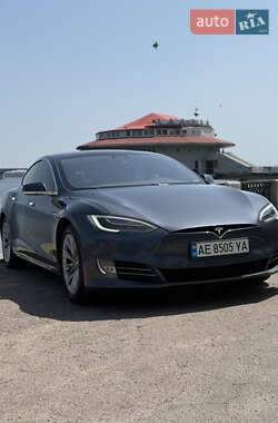 Лифтбек Tesla Model S 2017 в Днепре